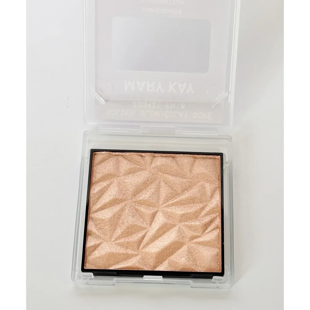 Mary Kay Highlighter GOLDEN GLOW 233421 NEW IN BOX *DISCONTINUED*
